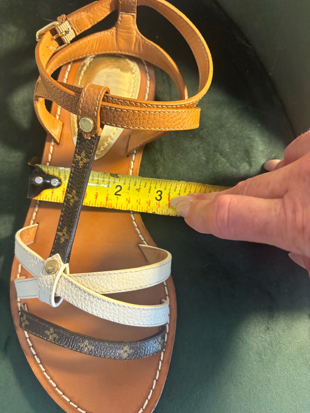 Louis Vuitton Explorer Flat Sandal 1A65VZ with dustbag - Picture 7 of 7